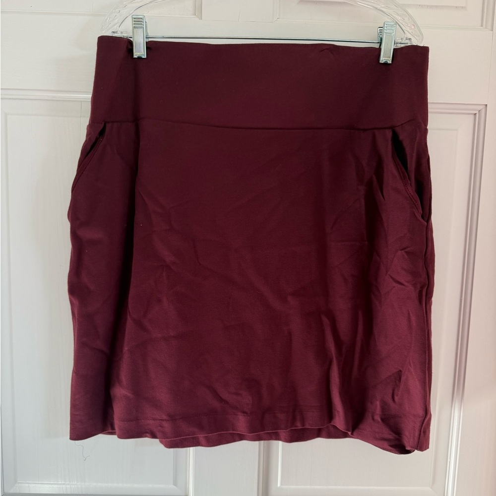 ❤️ CLOSET CLEAR OUT!! 🎉 Maroon Skirt with pockets